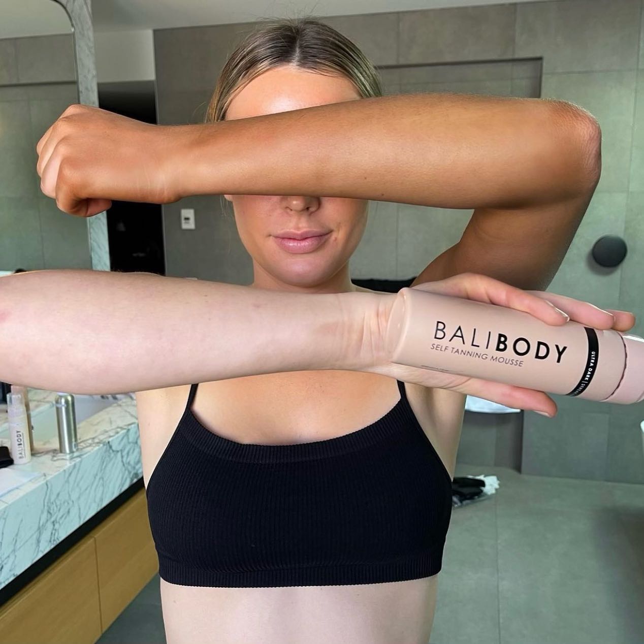 Nhuộm da dạng bọt Bali Body Self Tanning Mousse