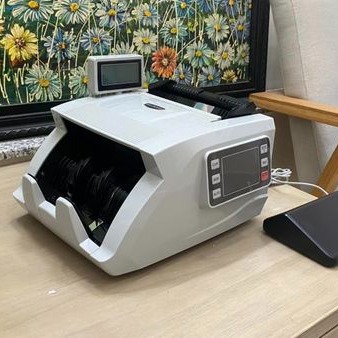 Máy đếm tiền1