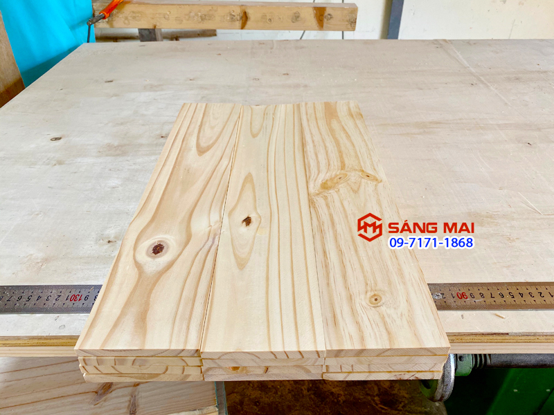 Tấm gỗ thông dày 1cm x mặt rộng 10cm x dài 50cm + láng mịn 4 mặt