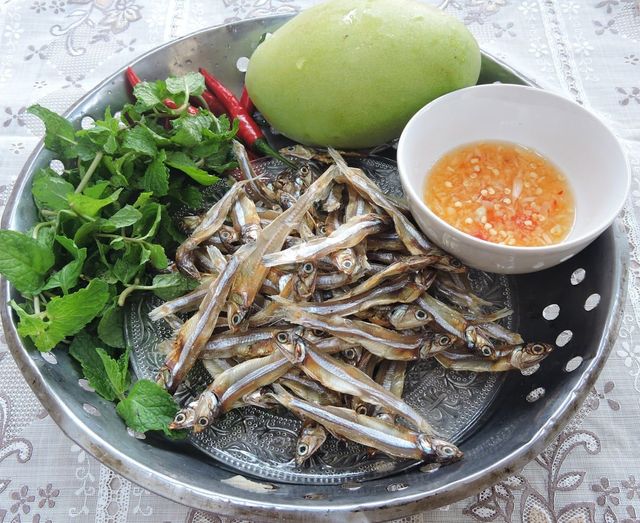 Cá khô nhỏ rim chua ngọt, Các loại khô cá ngon - Cá cơm khô loại béo Miền Tây, mình dày, bao ngon - Hàng sạch, 100% tự nhiên, hàng Việt Nam Xuất Khẩu 1kg, 500gr, 100gr