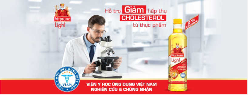 Dầu ăn Neptune Light 1L- LOILEOSHOP BC38- Dầu ăn kết hợp từ ba loại dầu tự nhiên: dầu gạo lứt, dầu đậu nành và dầu hướng dương với ưu điểm không mùi giúp giữ nguyên hương vị tự nhiên của món ăn