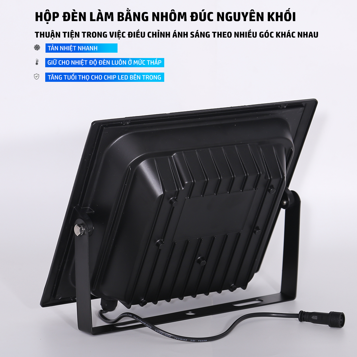 Đèn năng lượng mặt trời 100W SUNECO [ CÓ BÁO PIN ] , đèn pha led năng lượng mặt trời Kèm tấm pin rời có remote điều khiển từ xa tiện lợi và thông minh, cảm biến tự động, dây nối 5m, thời gian sáng 10 - 14h, bảo hành 24 tháng