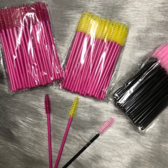 1 bịch 50 cây chổi (cọ ) chải mi