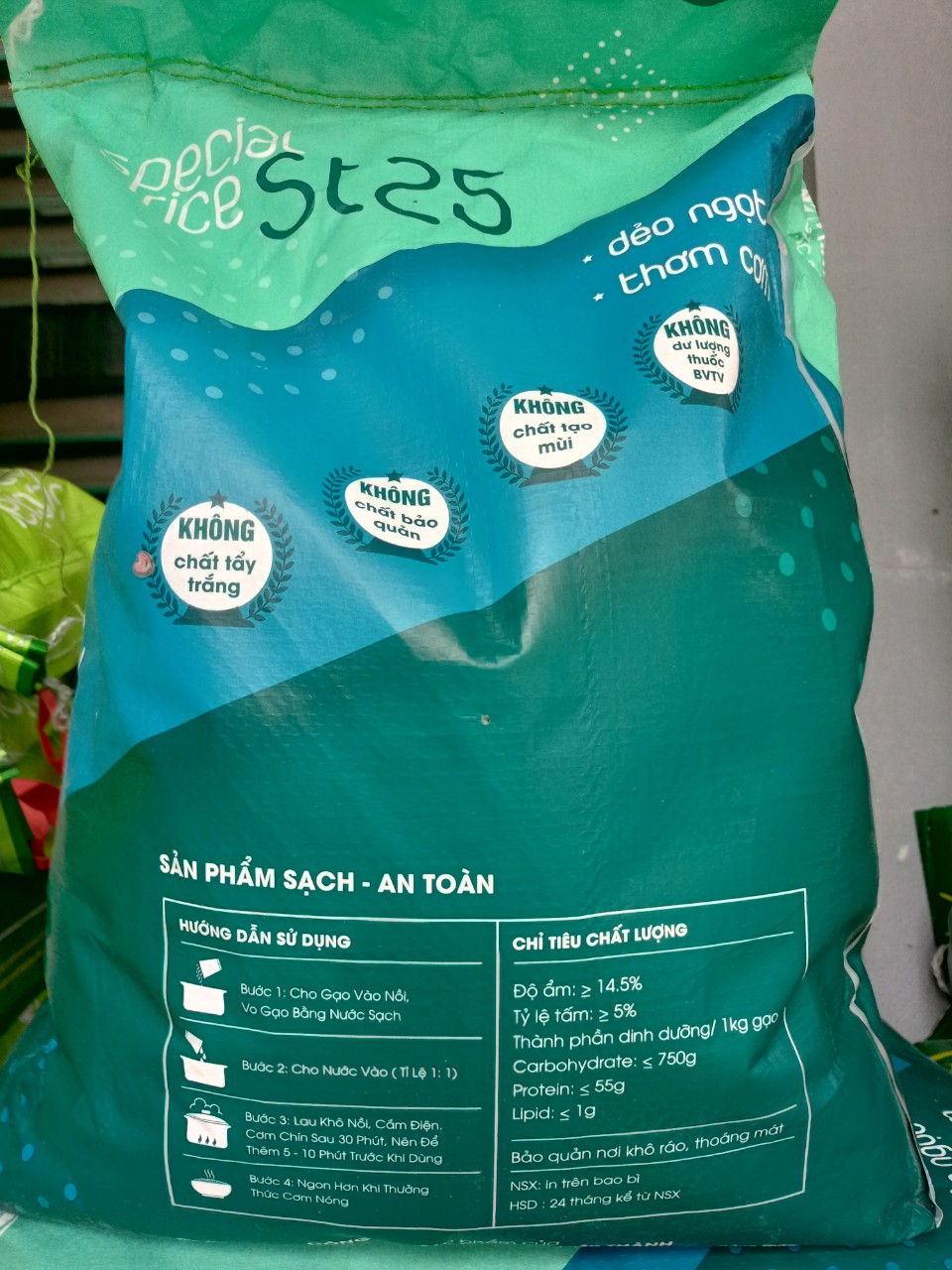 Gạo ST25 lúa tôm thơm ngon thượng hạng DNTN Tân Hiệp Thành cơm ngon, ngọt, trắng, dẻo, dai cơm phân phối tại Minimart Songchi. Bữa ăn ngon cho gia đình bạn