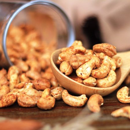 Hộp 250g Hạt điều vỏ lụa rang muối nguyên vị, ăn liền. Từ điều nguyên hạt loại A++, thơm ngon, béo ngậy, ngon mê | VN Farmers