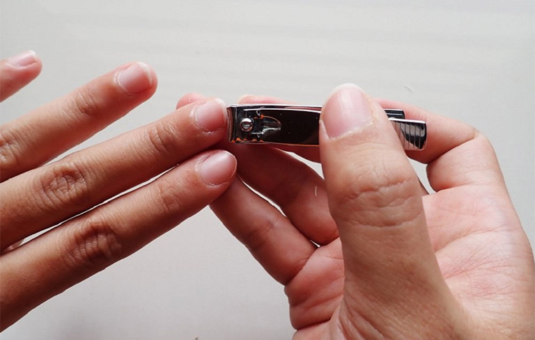 Bộ kìm bấm móng tay 12 món, Dụng cụ làm móng 12 món, bộ kiềm cắt móng tay chân, Bộ kìm bấm móng tay chân giá rẻ