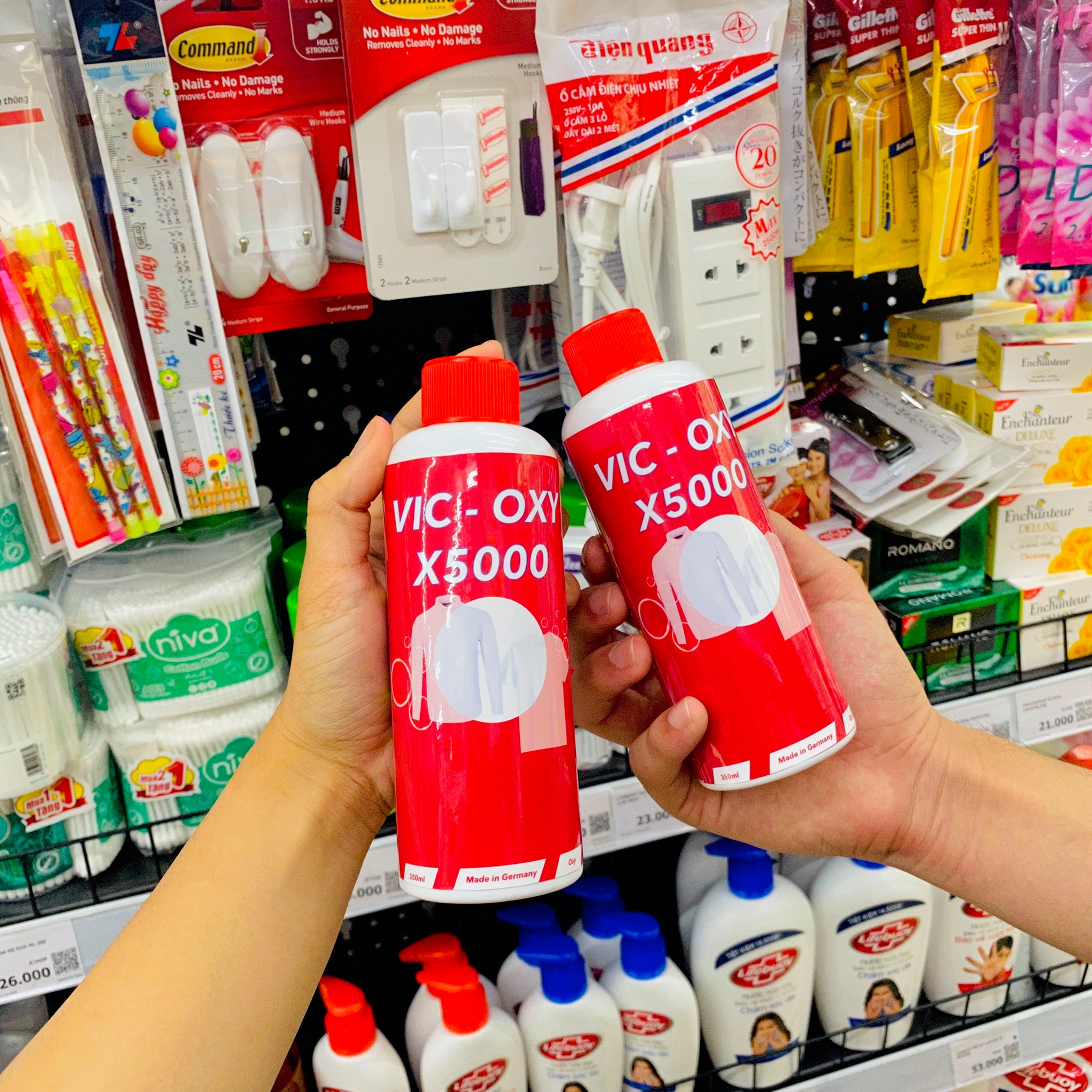 NƯỚC TẨY TRẮNG QUẦN ÁO VIC OXY X5000