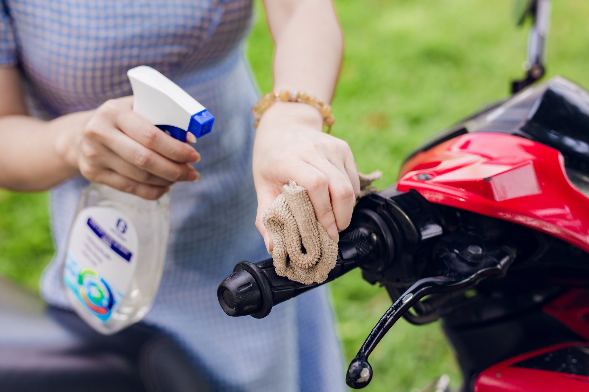 Nước khử trùng diệt khuẩn đa năng OSG (Chai xịt 100ML) được sản xuất theo công nghệ tiên tiến từ Nhật Bản hiệu quả vượt trội khử trùng mạnh mẽ, hoàn toàn từ tự nhiên, an toàn với cơ thể, không gây kích ứng