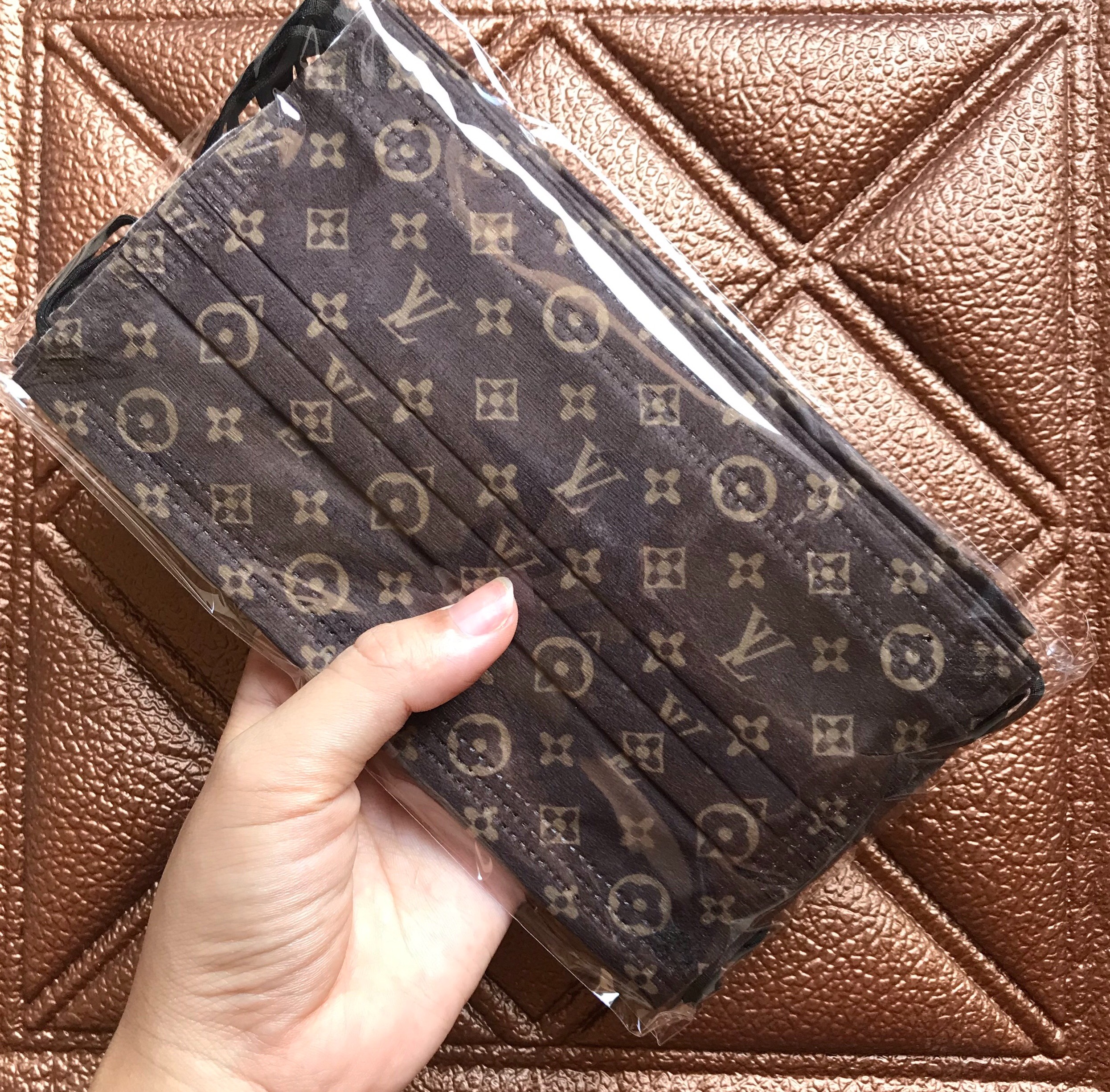 Khẩu Trang LV Kháng Khuẩn Set 10 chiếc  Hoạ Tiết Sang Chảnh 3 Màu Nâu/Đen/Trắng Chống ước dễ thở