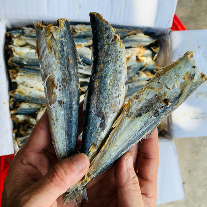 Cá Khô Chiên Đường, Khô Cá Nục không Đầu Đặc Sản Cà Mau Thịt Săn Chắc, Thơm Ngon, Giàu Dinh Dưỡng Hút Chân Không Túi 200GRAM, 500Gram, 1 Kg