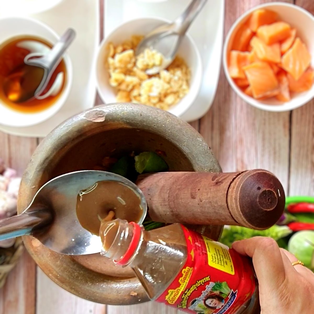 Nước Mắm Thái Lan Làm Gỏi Đu Đủ Somtum ADOMA Ba Khía Chua Cay Maebunlam 400ml- ปลาร้าแม่บุญล้ํา Cách Làm Sốt Trộn Sụm Tôm Ghẹ Xoài Thái Lan ส้มตําไทย