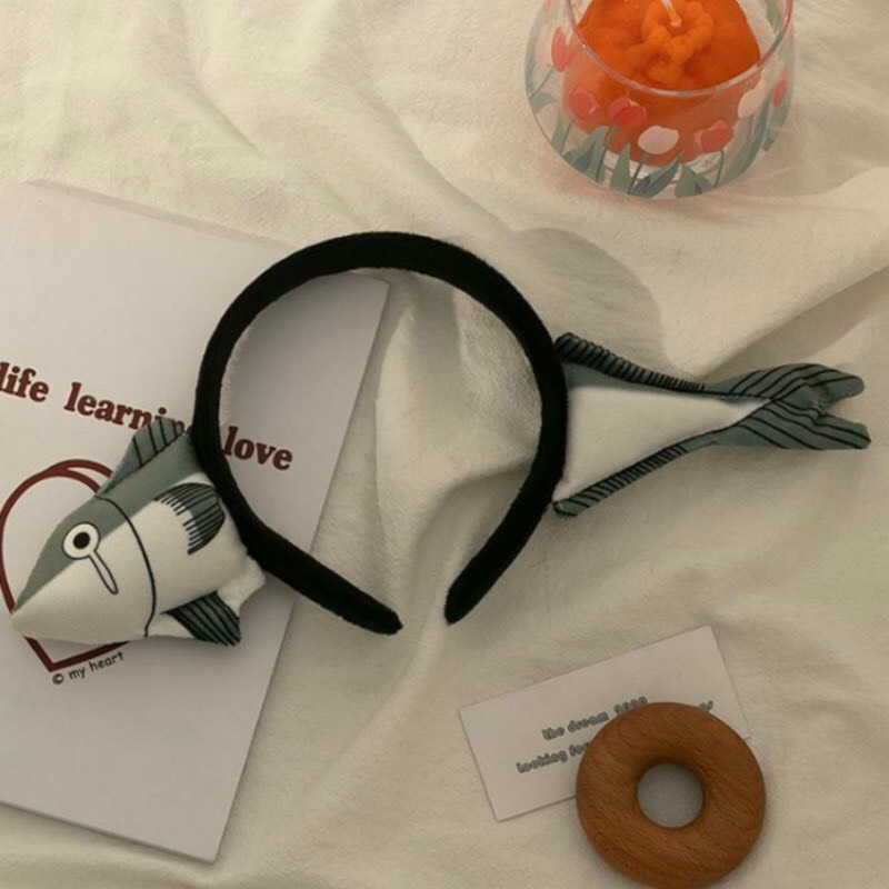 Băng đô rửa mặt trang điểm chống trượt hình con cá dễ thương Basic Jewelry