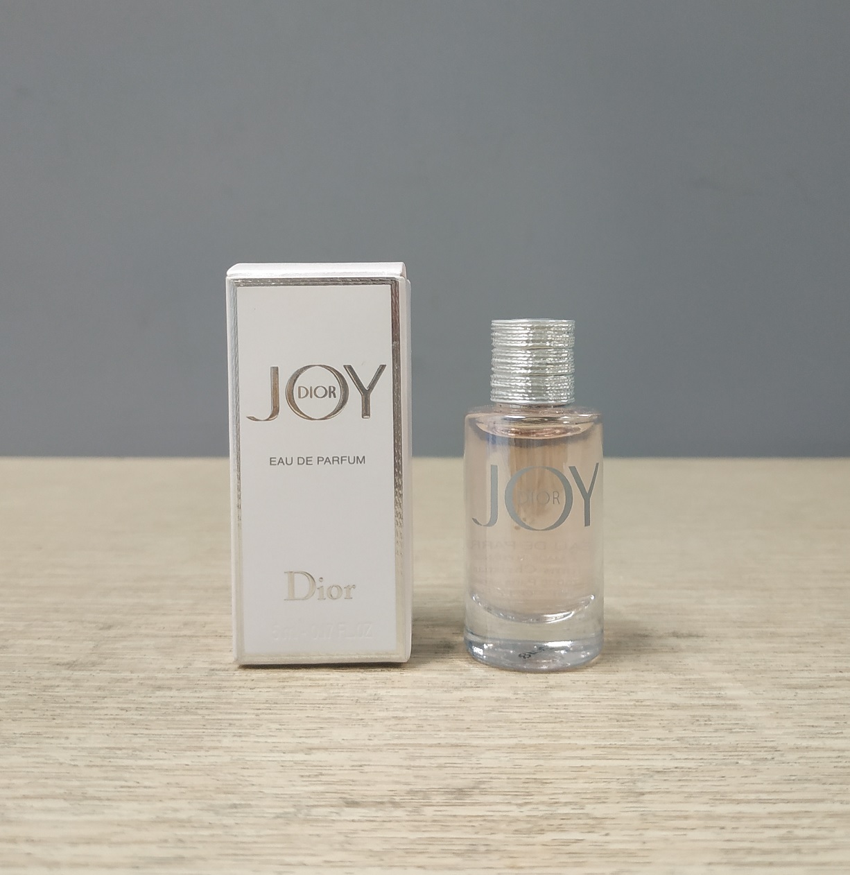 Túi Nước Hoa Nữ Dior Joy EDP Mini 5mlTúi Nước Hoa Nữ Dior Joy EDP Mini 5ml   JOLI COSMETIC