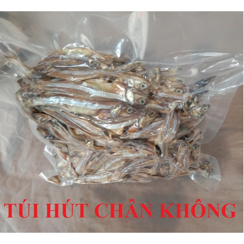 Khô cá cơm loại trung. 1KG khô cá cơm loại 2 không đầu giàu viatamin, chứa nhiều hàm lượng OMEGA-3. cam kết KHÔNG chất bảo quản, KHÔNG tẩy trắng, KHÔNG chứa phẩm màu. Đảm bảo vệ sinh anh toàn thực phẩm