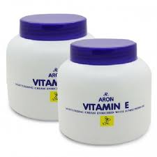 Kem Dưỡng Ẩm Mềm Da Aron Vitamin E Thái Lan 200g