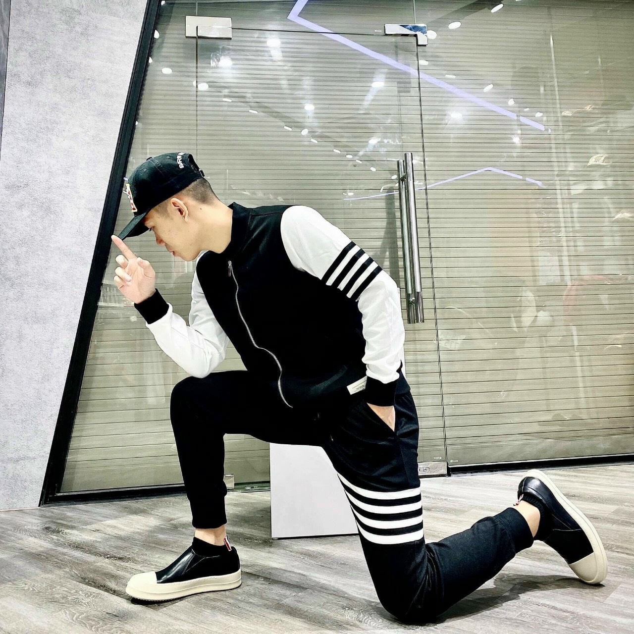 Bộ Nỉ Nam - Bộ Thể Thao Phối Tay Trắng - chất liệu nỉ da cá cao cấp, phong cách thể thao, màu đen, full size - BD020