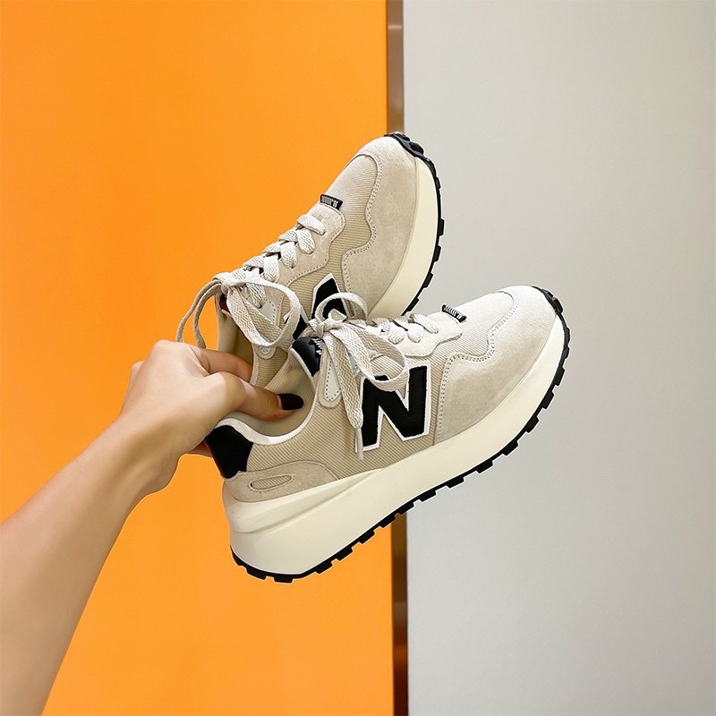 Giày thể thao nữ, Giày sneaker nữ độn đế viền chữ N, đé độn cao 6 phân, form giày chuẩn êm chân, có lỗ thoáng chống mùi dễ chịu - QD Shop