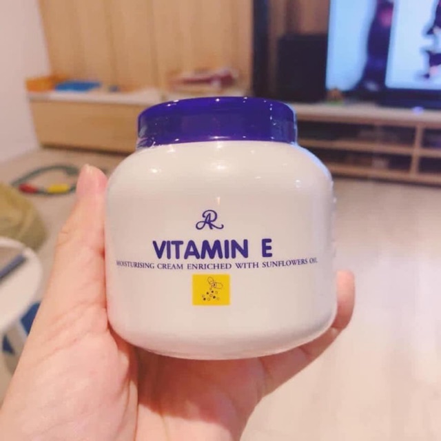 Kem dưỡng ẩm Vitamin E Aron Thái Lan 200ml dùng cho cả da mặt và body