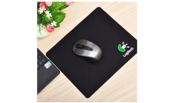 Lót chuột hãng Logitech size 20x24cm