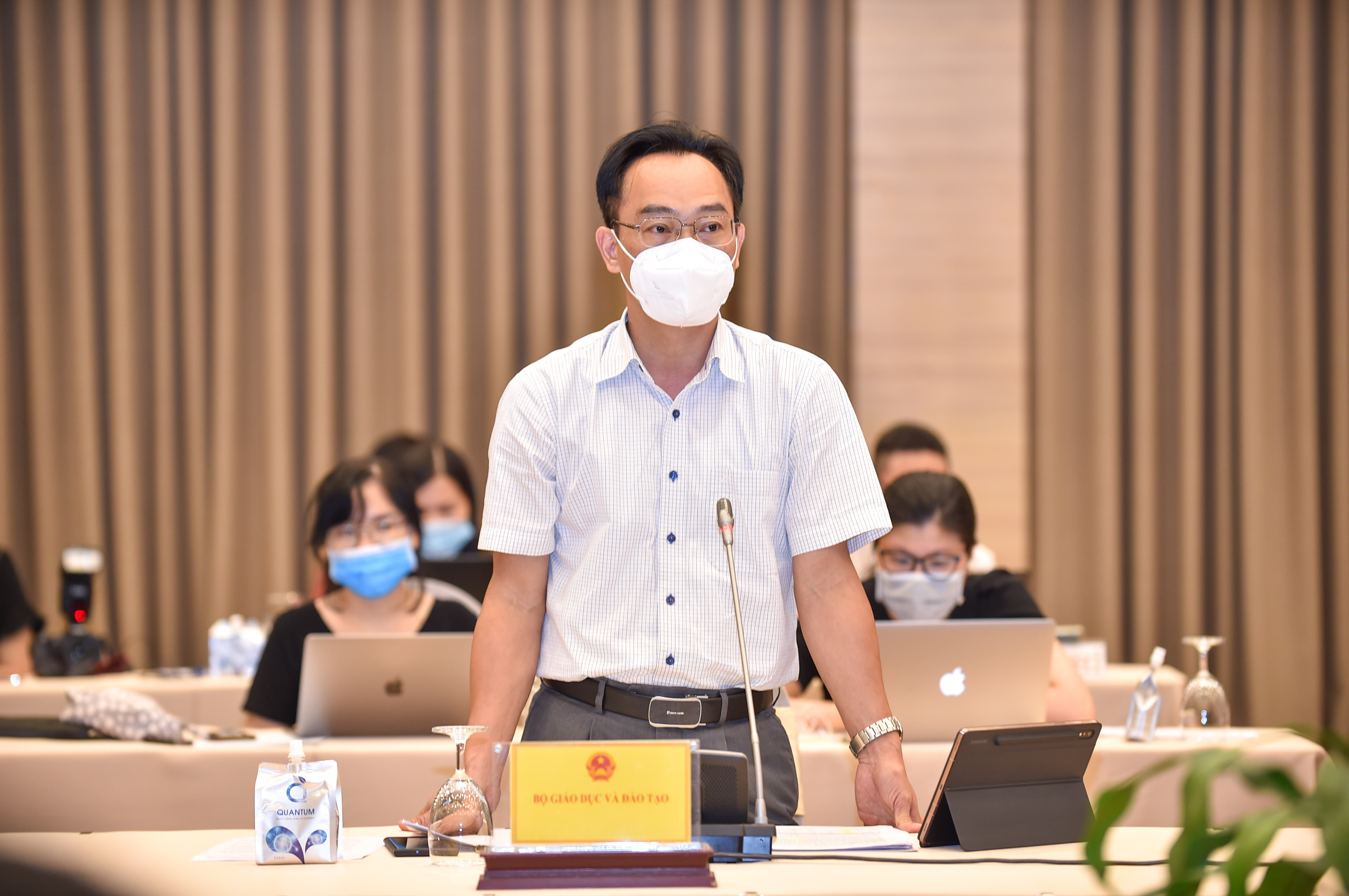 Nước khoáng tốt cho sức khỏe QUANTUM, chứa ion kiềm giàu hydrogen giúp giảm cân an toàn, mang lại công dụng thần kì cho sức khỏe. (333ml/túi)