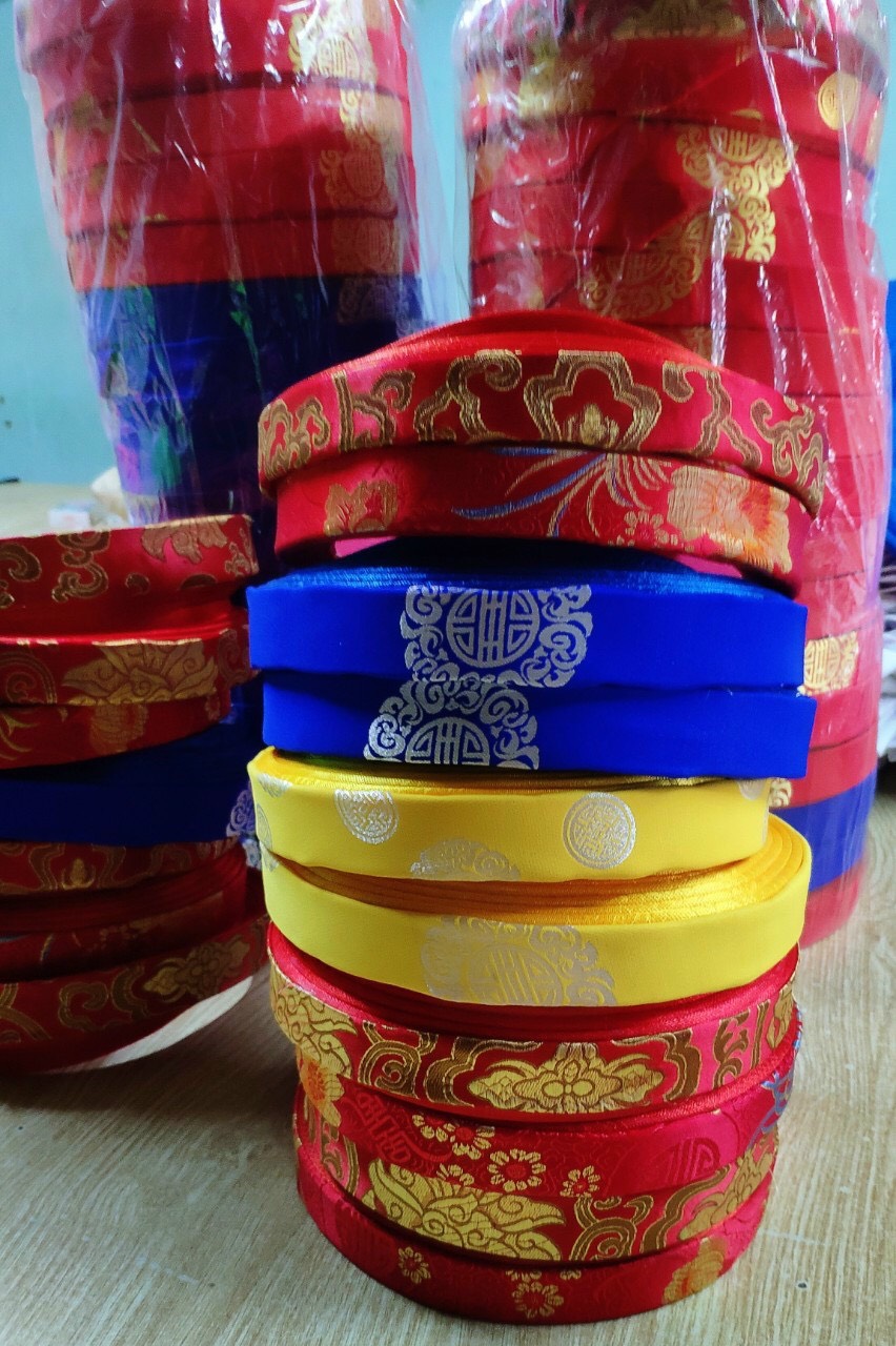 Khăn đóng đội đầu cho bé trai và người lớn phối vơi áo dài