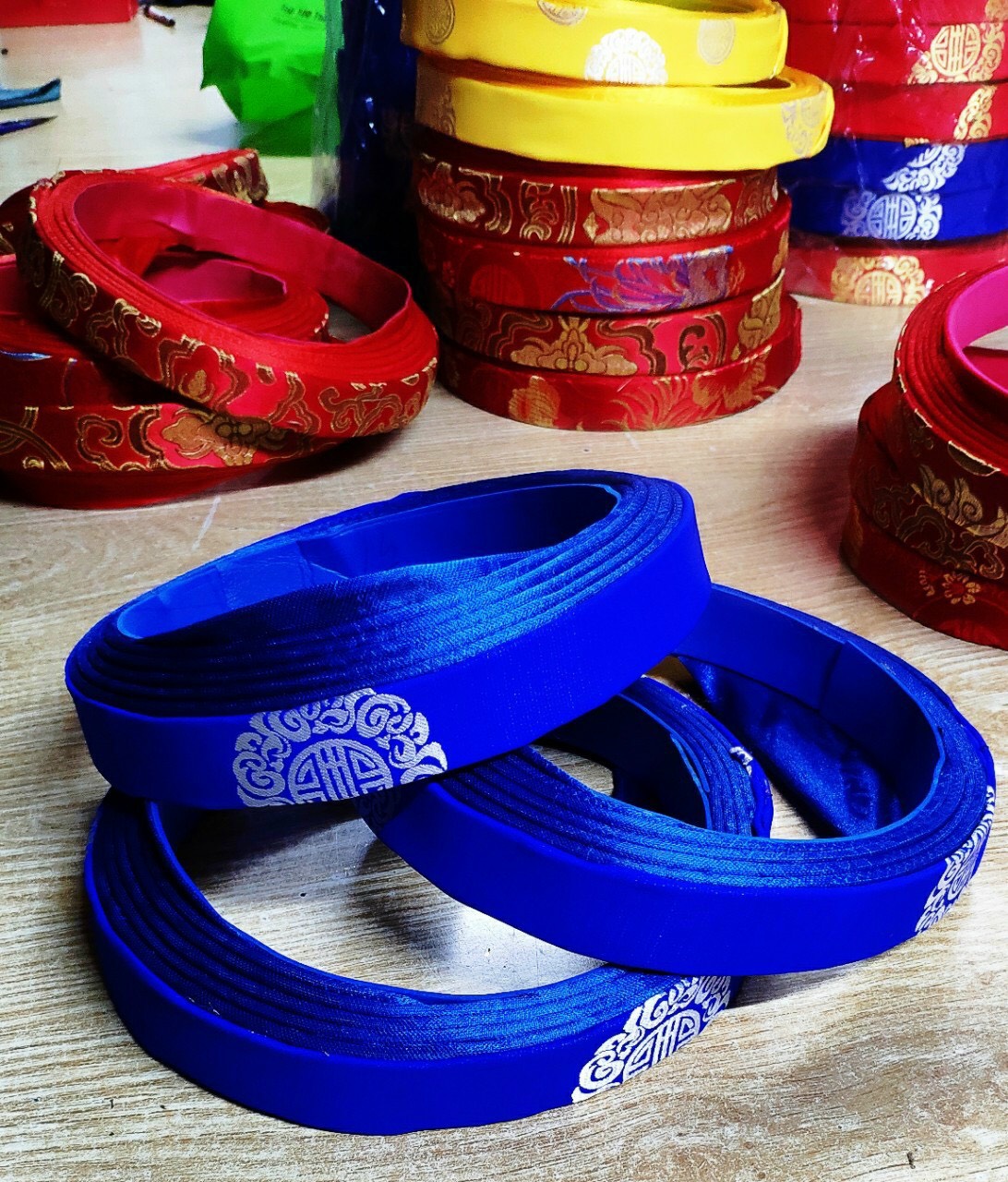 Khăn đóng đội đầu cho bé trai và người lớn phối vơi áo dài