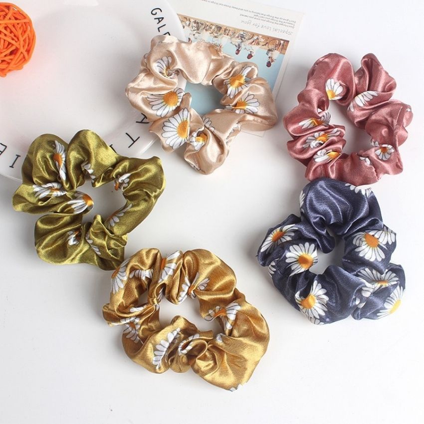 Dây Buộc Tóc Scrunchies Hoa Cúc Vải Satin Lụa Mềm Mại, Thun Co Giãn Siêu Bền, Phụ KIện Tóc Hàn Quốc Xinh Lung Linh Cho Phái Đẹp