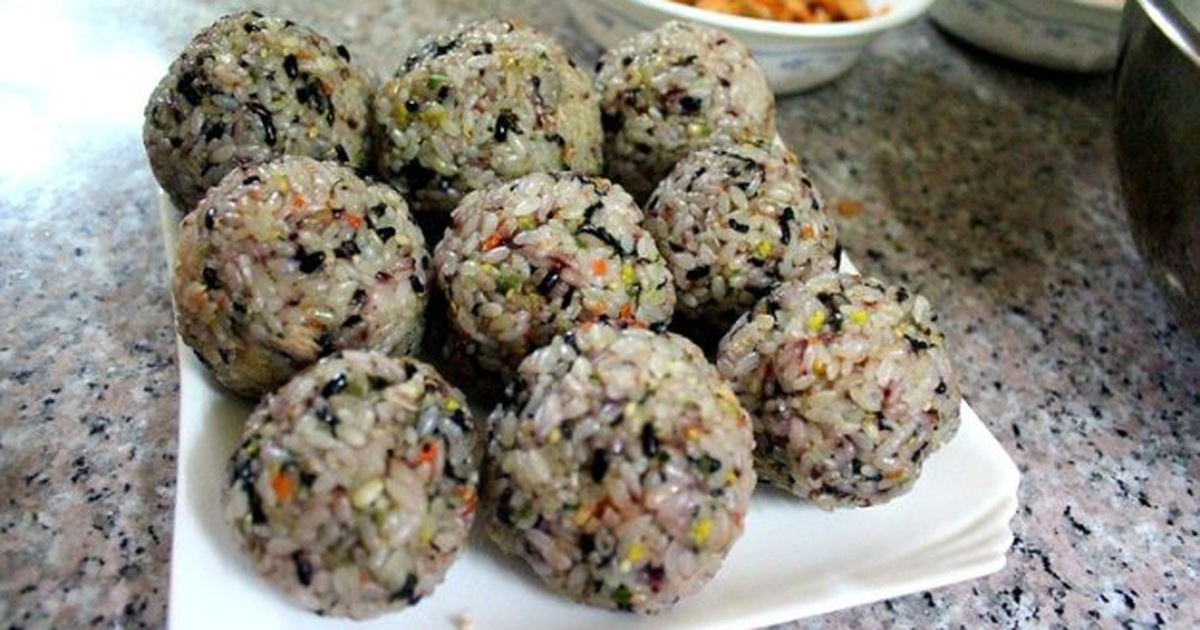 Rong Biển Vụn Hàn Quốc Có Vừng Vị Dầu Oliu Trộn Cơm Ăn Liền 50g