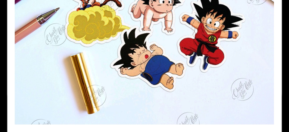 Đối với những fan của Dragon Ball, decal Son Goku là một trong những món đồ không thể thiếu. Với chiếc decal đính trên xe hay máy tính của bạn, bạn sẽ tự hào khi trở thành một fan hâm mộ nhiệt thành của series này.