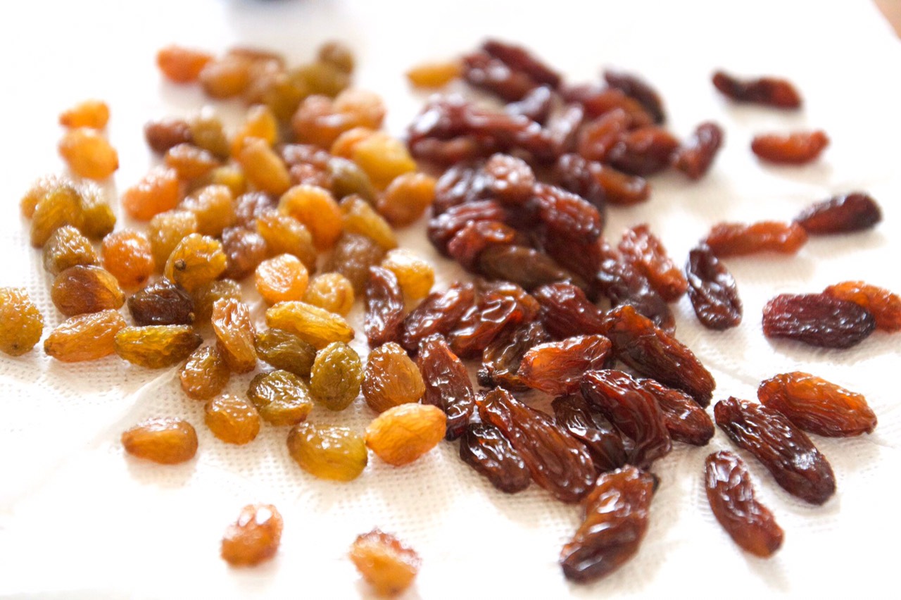 Nho khô nhập khẩu Úc Mix lon 425 gr