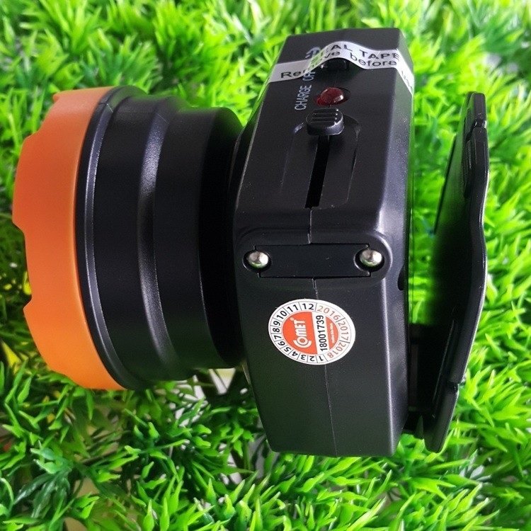 ĐÈN PIN ĐỘI ĐẦU COMET CRT1612